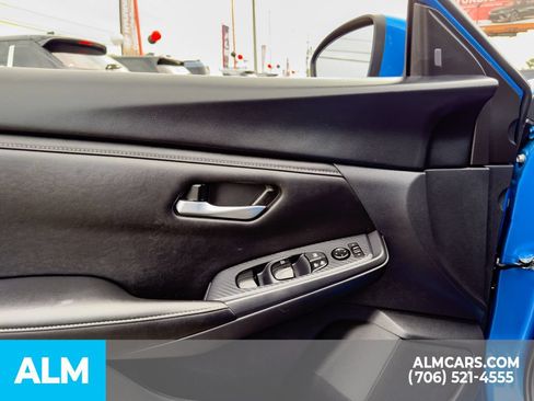Used 2024 Nissan Sentra SV FWD image 11