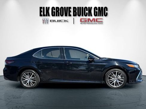 Used 2024 Toyota Camry XLE FWD image 3
