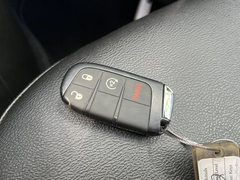 Used 2025 Jeep Compass Limited AWD/4WD image 20