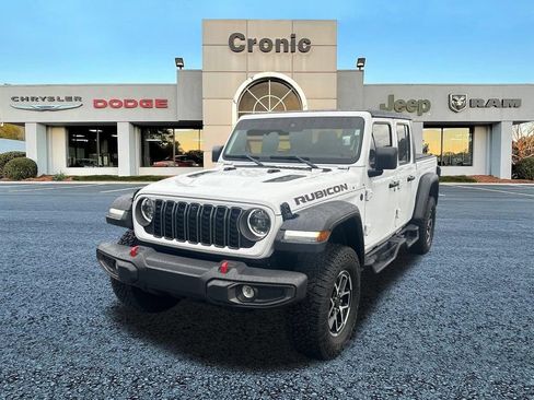 Used 2025 Jeep Gladiator Rubicon w/ Convenience Group AWD/4WD image 7