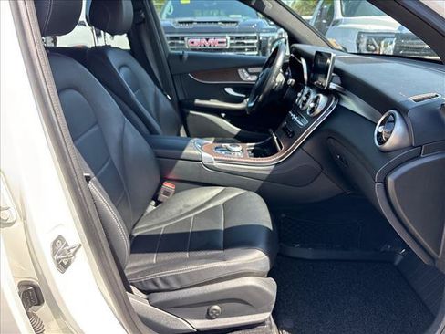 Used 2019 Mercedes-Benz GLC 300 4MATIC image 7