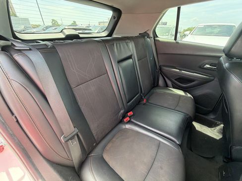 Used 2019 Chevrolet Trax LT w/ LT Convenience Package FWD image 27
