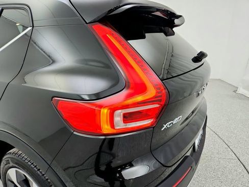 Certified 2023 Volvo XC40 B5 Plus w/ Protection Package Premier image 29