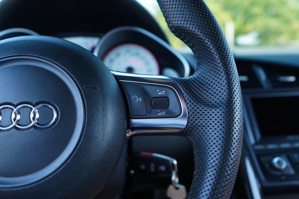 Used 2012 Audi R8 V10 AWD/4WD image 31