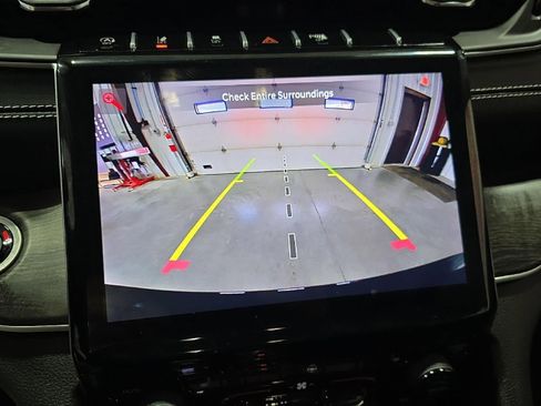 Used 2023 Jeep Grand Cherokee Limited AWD/4WD image 14