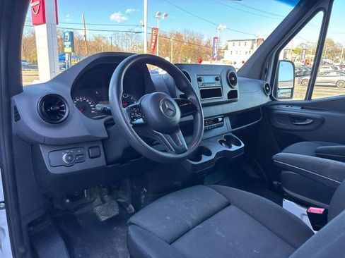 Used 2019 Mercedes-Benz Sprinter 144 image 7