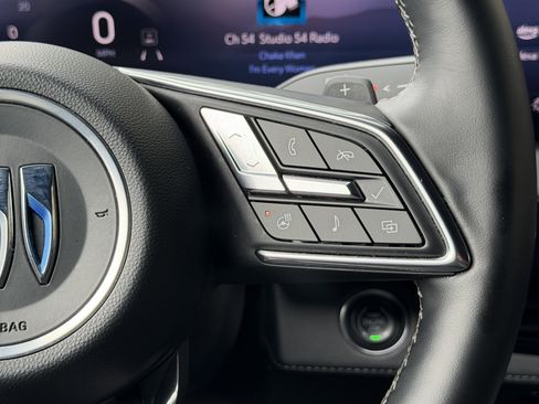 Used 2025 Buick Enclave Preferred image 40