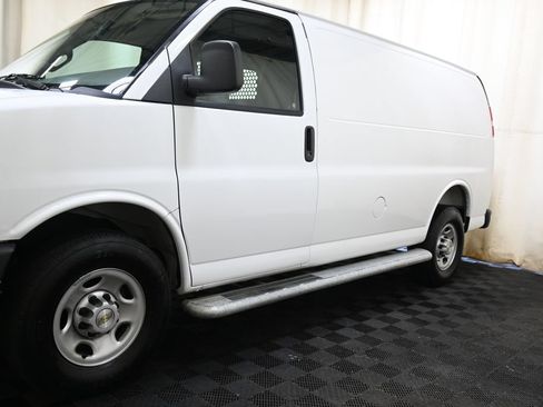 Used 2025 Chevrolet Express 2500 w/ Driver Convenience Package RWD image 7
