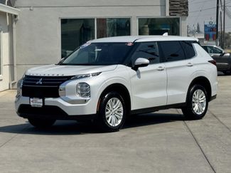 Used 2024 Mitsubishi Outlander ES image 1