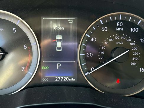 Used 2016 Lexus ES 350 w/ Luxury Package w/Wood Trim FWD image 23