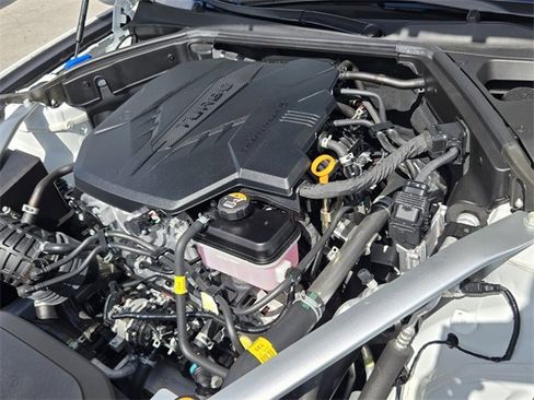 Used 2025 Genesis G70 2.5T image 18