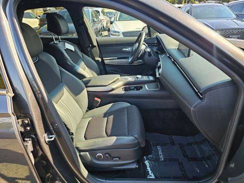 Used 2025 Genesis GV70 3.5T Sport image 29