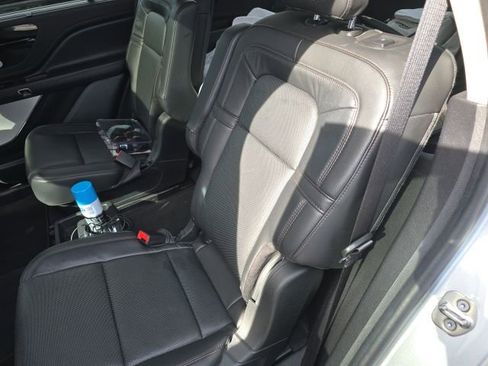 Used 2022 Lincoln Aviator Reserve w/ Equipment Group 201A image 15