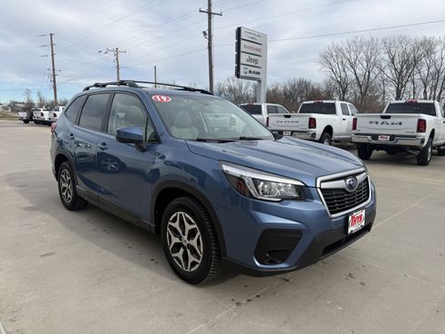 Used 2019 Subaru Forester Premium w/ All-Weather Package image 40