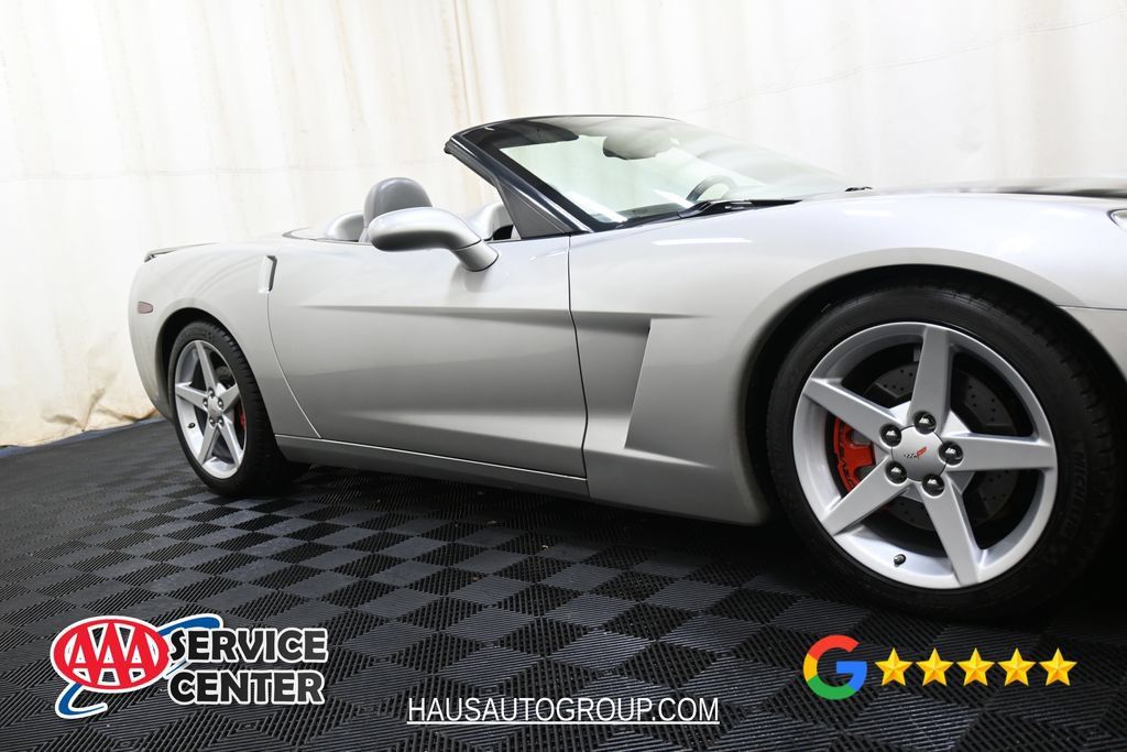 Used 2005 Chevrolet Corvette Convertible w/ Preferred Equipment Group RWD image 18