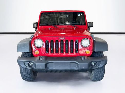 Used 2017 Jeep Wrangler Unlimited Rubicon w/ Connectivity Group AWD/4WD image 4