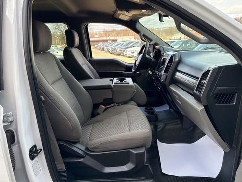 Used 2019 Ford F550 4x4 Crew Cab Super Duty w/ XLT Value Package image 33