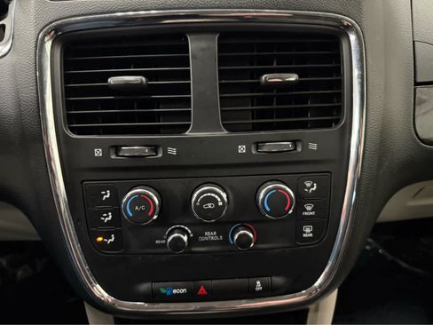 Used 2016 Dodge Grand Caravan SE w/ Quick Order Package 29E SE image 13