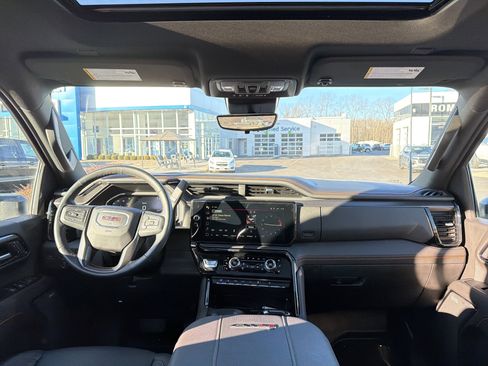 Used 2024 GMC Sierra 2500 AT4 w/ AT4 Premium Plus Package image 13