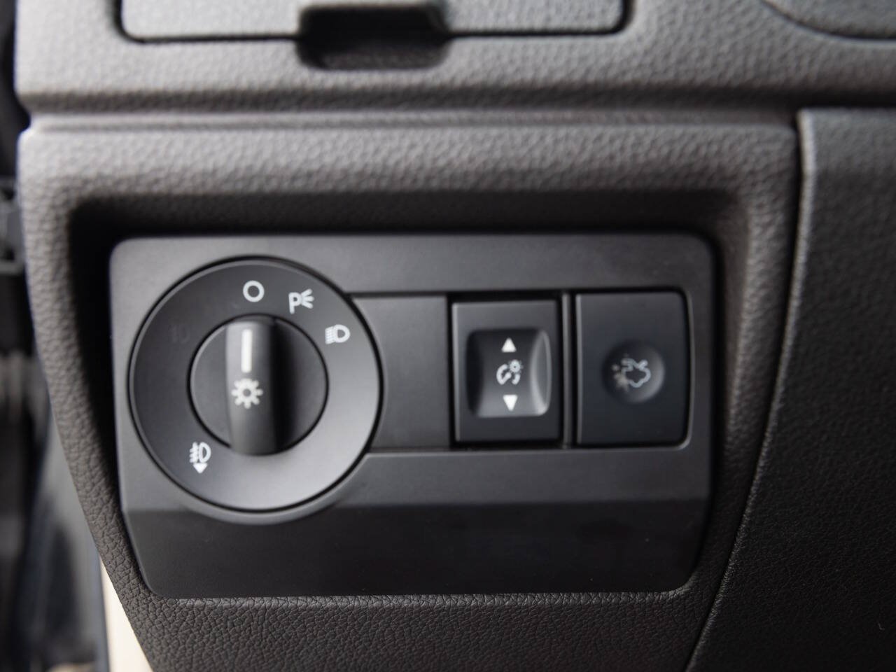Used 2010 Ford Fusion SE FWD image 33