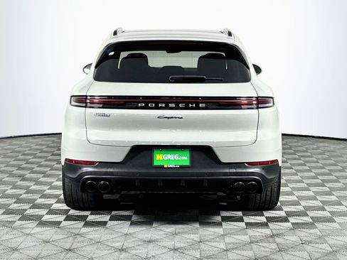 Used 2024 Porsche Cayenne w/ Premium Package AWD/4WD image 7