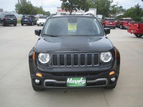 Used 2023 Jeep Renegade Latitude image 3