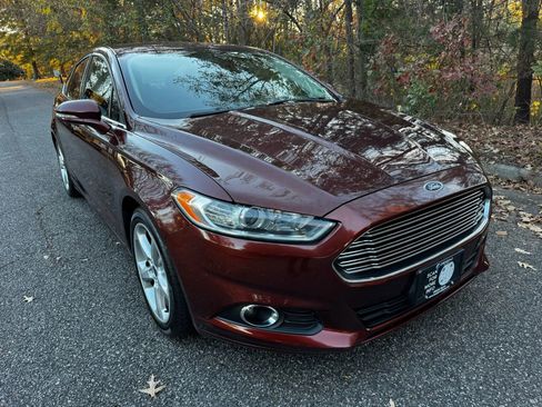 Used 2016 Ford Fusion SE w/ Equipment Group 201A image 4