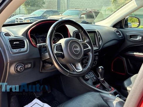 Used 2018 Jeep Compass Trailhawk AWD/4WD image 25