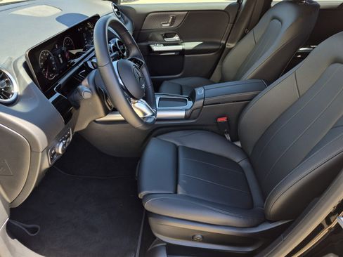 Used 2025 Mercedes-Benz GLA 250 image 13