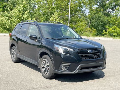 Used 2023 Subaru Forester Premium AWD/4WD image 7