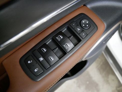 Used 2017 Jeep Grand Cherokee Summit image 13