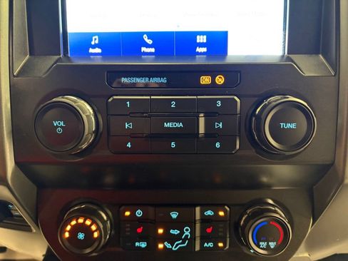 Used 2021 Ford F250 XLT w/ XLT Premium Package AWD/4WD image 18