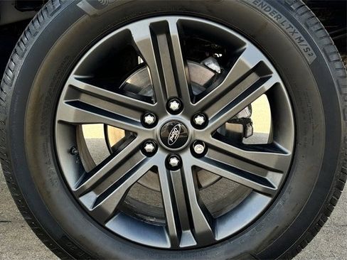 Used 2022 Ford F150 Lariat image 9