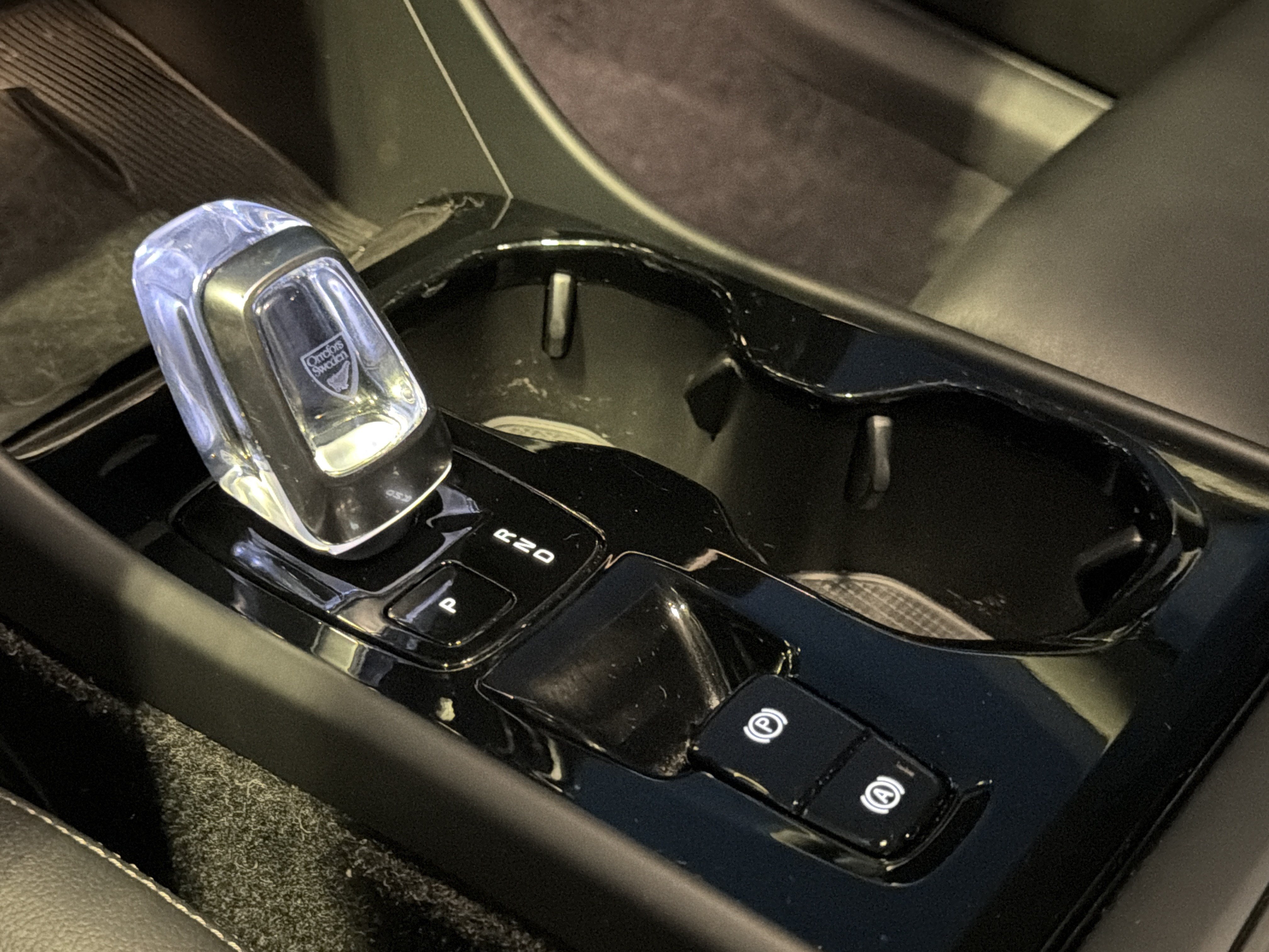 Certified 2025 Volvo XC40 B5 Plus AWD/4WD image 21
