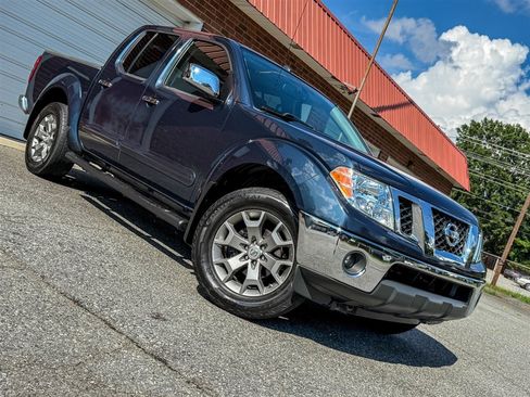Used 2019 Nissan Frontier SL AWD/4WD image 27
