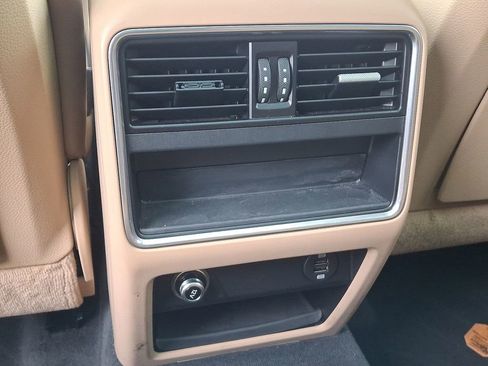 Used 2019 Porsche Cayenne Base image 11