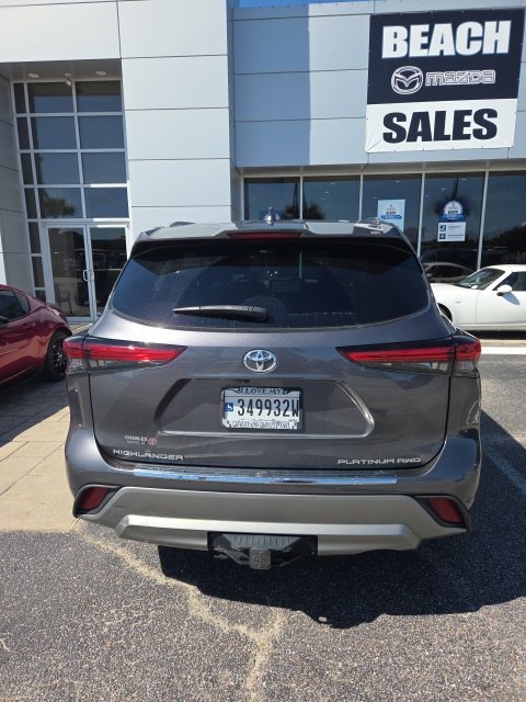 Used 2023 Toyota Highlander Platinum AWD/4WD image 4