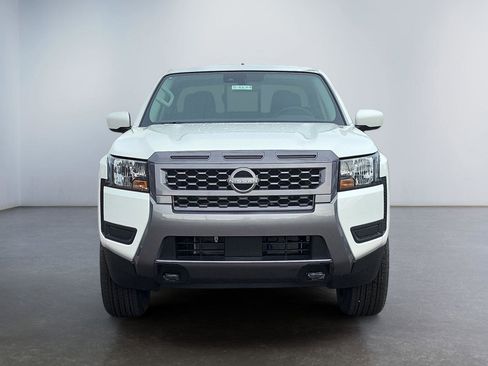Used 2025 Nissan Frontier SV image 8
