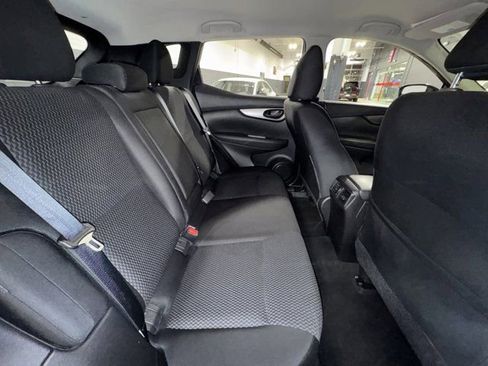 Used 2022 Nissan Rogue Sport S image 11