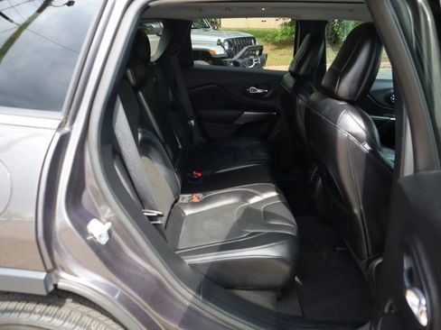 Used 2021 Jeep Cherokee Latitude Lux w/ Sun & Sound Group FWD image 22