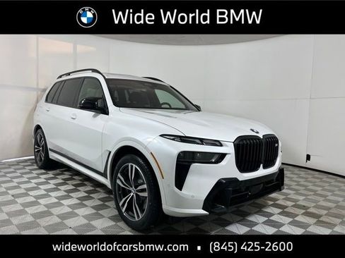 New 2026 BMW X7 M60i image 1