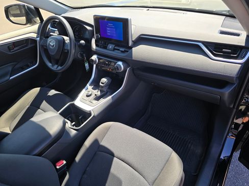 Used 2025 Toyota RAV4 LE AWD/4WD image 46