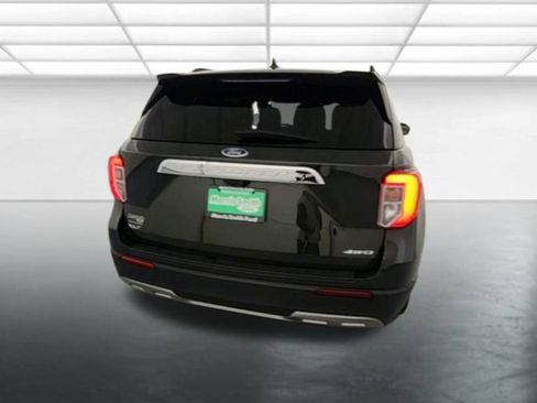 Used 2022 Ford Explorer XLT w/ Equipment Group 202A image 9