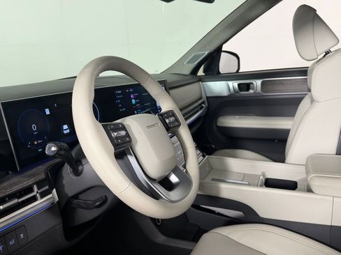 Used 2025 Hyundai Santa Fe Limited FWD image 23