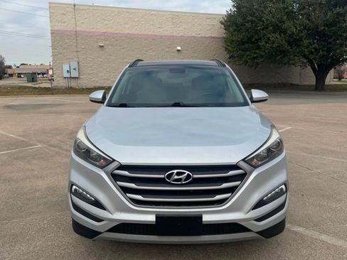Used 2018 Hyundai Tucson Value w/ Cargo Package image 6