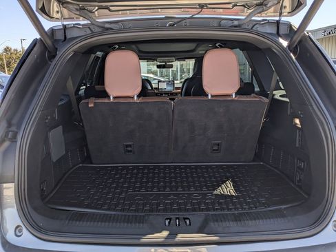 Used 2023 Lincoln Aviator Reserve w/ Equipment Group 201A image 12