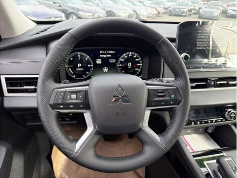 Used 2025 Mitsubishi Outlander SE AWD/4WD image 15