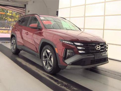 Used 2025 Hyundai Tucson SEL FWD image 3
