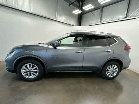 Used 2018 Nissan Rogue SV AWD/4WD image 2