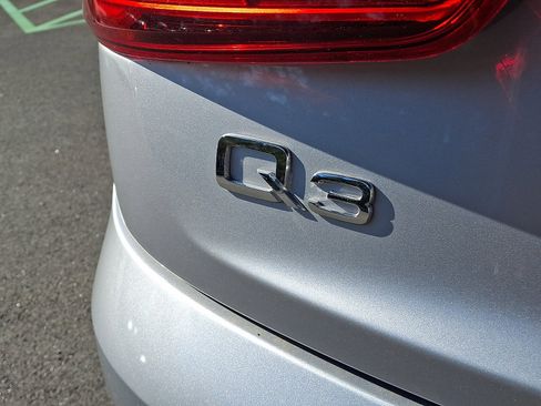 Used 2018 Audi Q3 2.0T Premium Plus w/ Premium Plus Package image 31